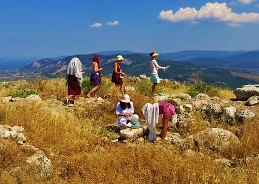 Athens Red Tent: Performing a Water Blessing and Love Ceremony at the ancient temple of Aphrodite in Akrokorinthos, Greece